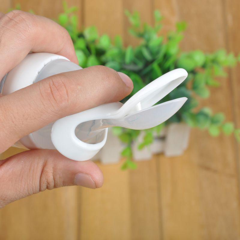 Squeezing Feeding Bottle